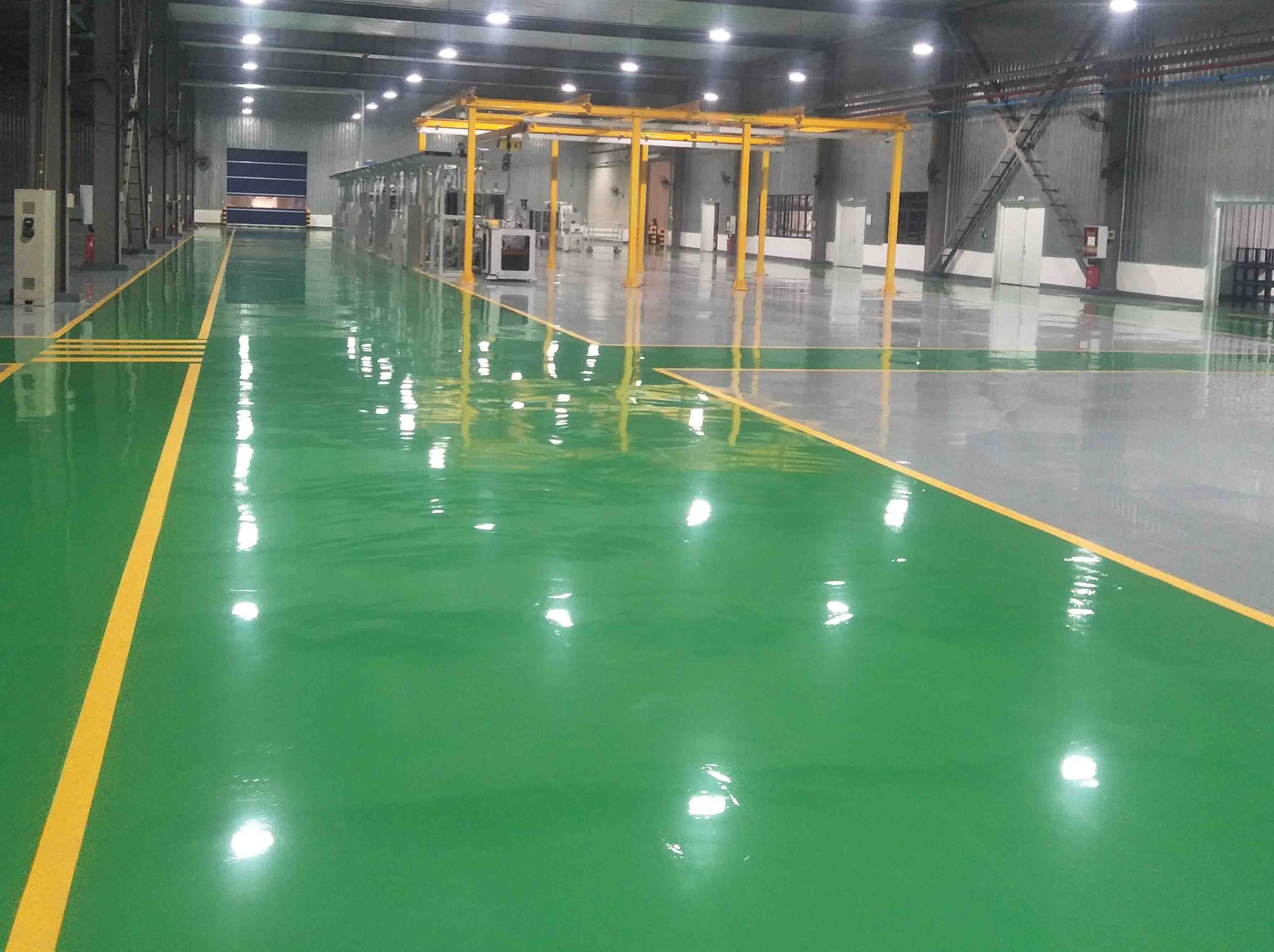 环氧地坪漆的施工前准备：确保地面平整与牢固的基础